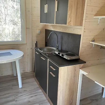 I Pole Namiotowe Pod Sosnami Tatil Evi *